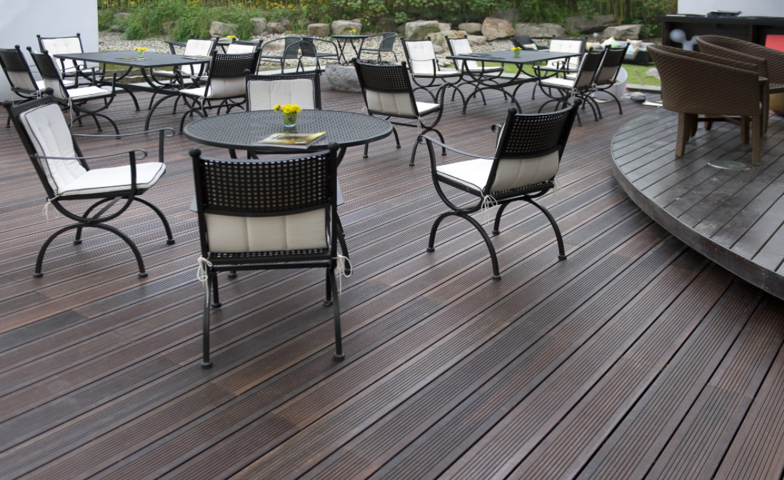 1-BambooTouch-terrassebraedder-build-in-open-bar-1.png Bamboo Keel (under the beams / battens) for BambooTouch decking boards