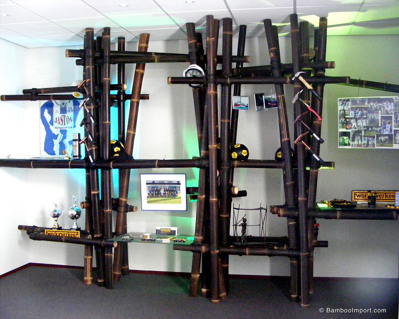 zwarte_bamboepalen_java-016-1691x1356-1.jpg Black Bamboo Pole Java Ø 7-10 x 400 cm